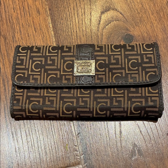 Liz Claiborne Black and Tan Patterned Clutch - Picture 1 of 5